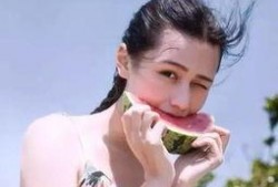 娱乐吃瓜酱女生名字带玉,娱乐吃瓜酱的甜蜜日常